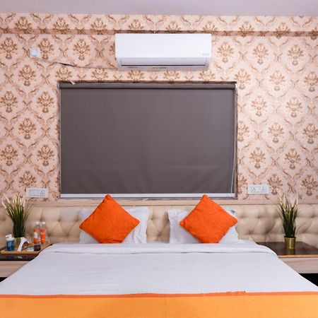 Iris At Nest Hotel Hyderabad Bagian luar foto