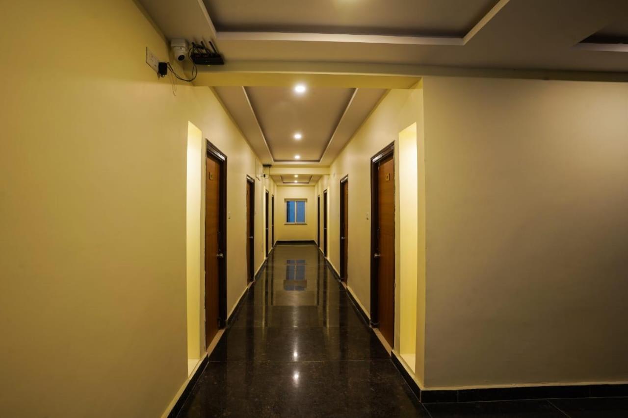 Iris At Nest Hotel Hyderabad Bagian luar foto