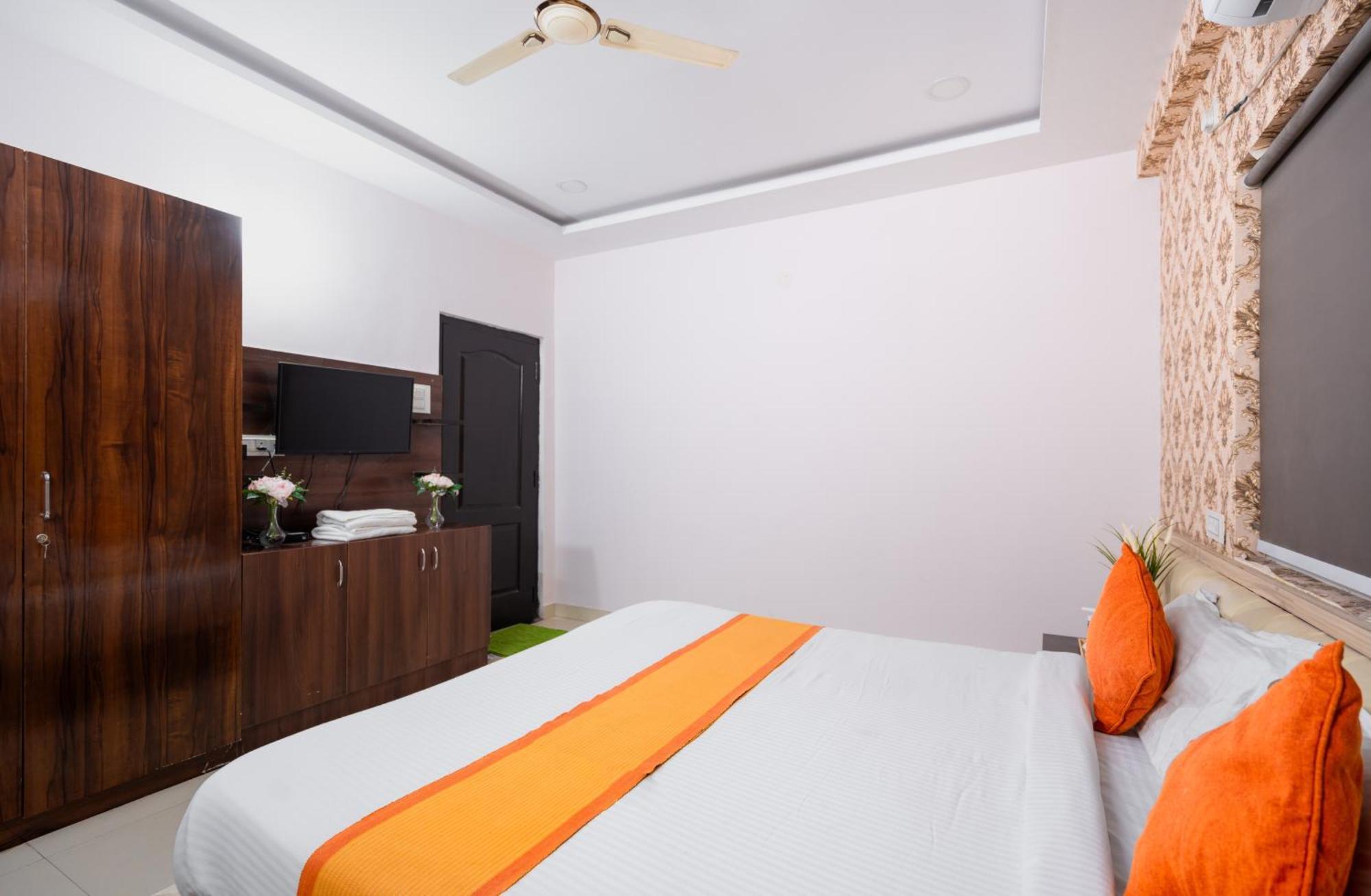 Iris At Nest Hotel Hyderabad Bagian luar foto