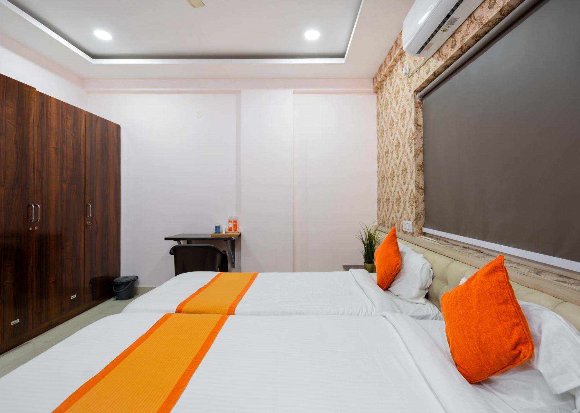 Iris At Nest Hotel Hyderabad Bagian luar foto