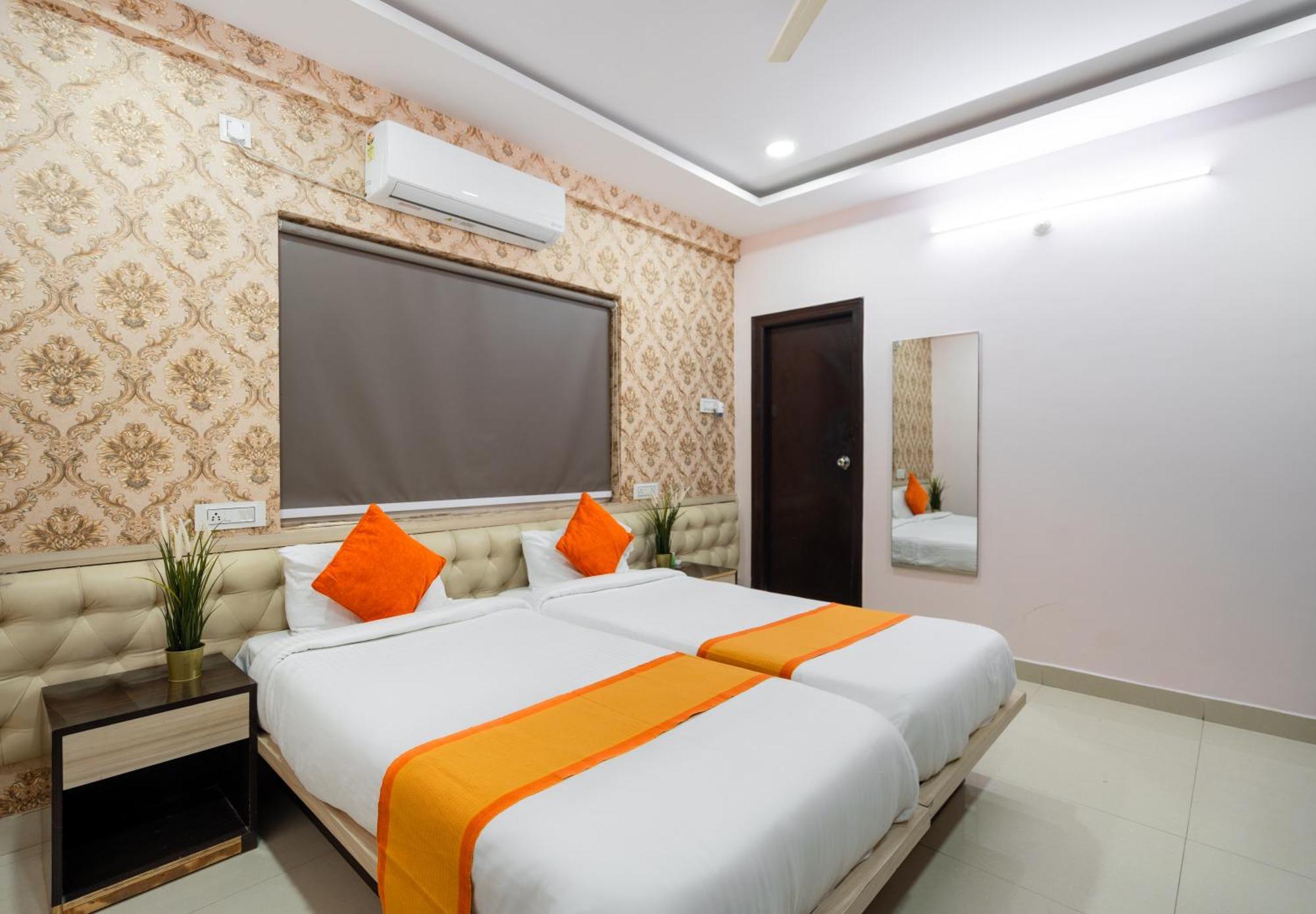Iris At Nest Hotel Hyderabad Bagian luar foto