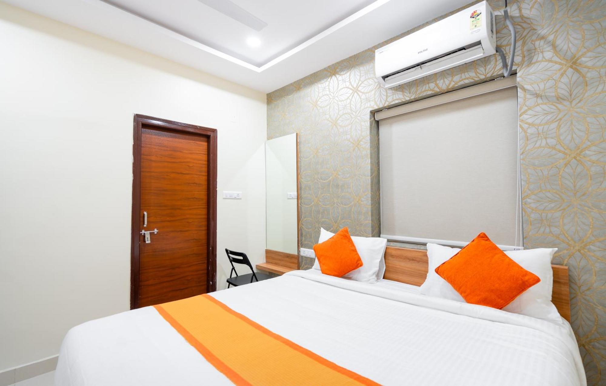 Iris At Nest Hotel Hyderabad Bagian luar foto