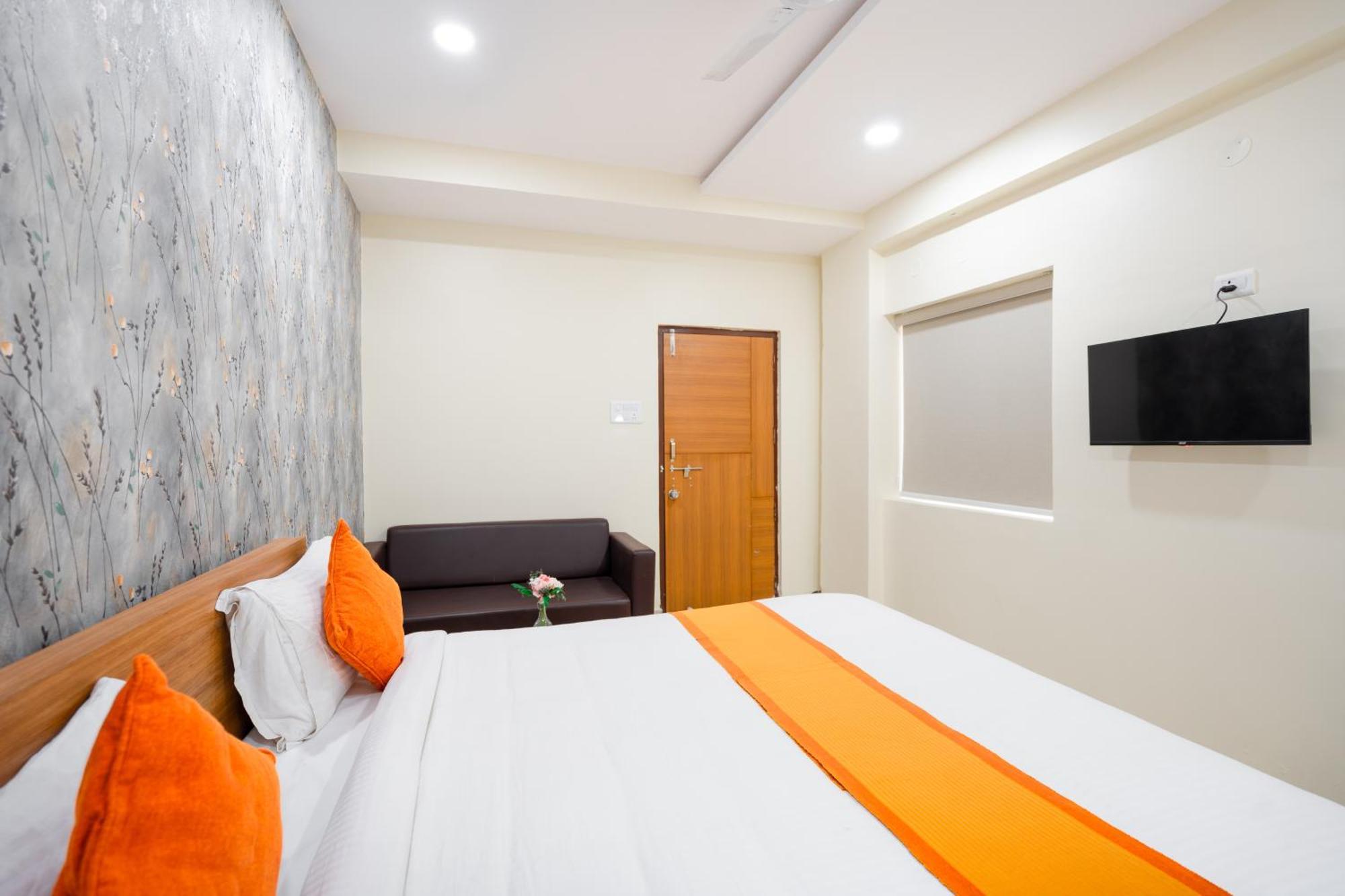 Iris At Nest Hotel Hyderabad Bagian luar foto