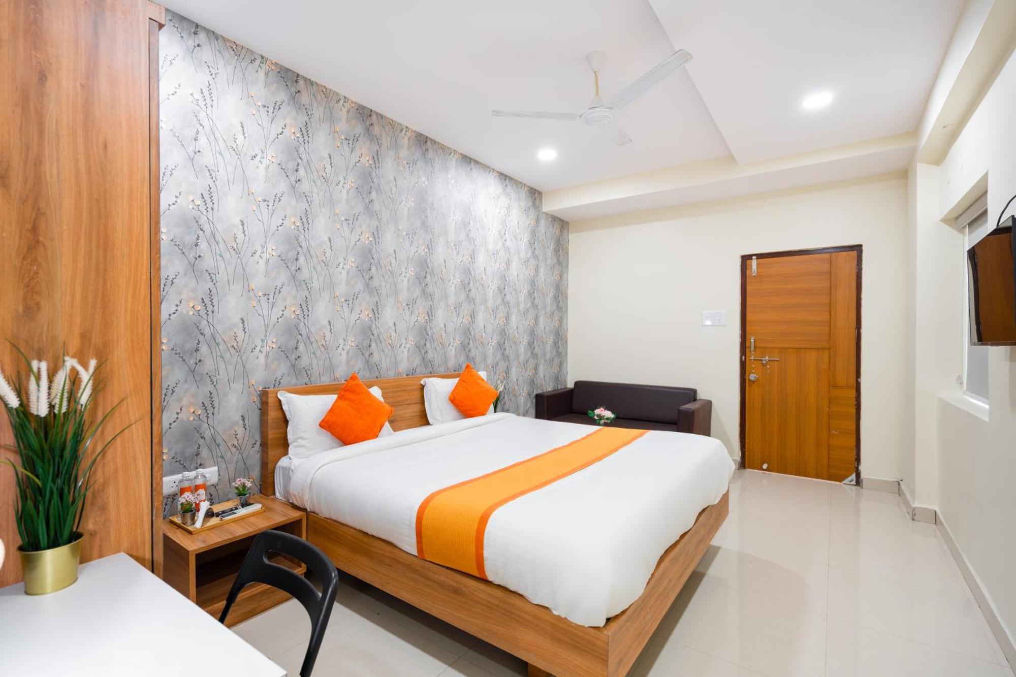 Iris At Nest Hotel Hyderabad Bagian luar foto